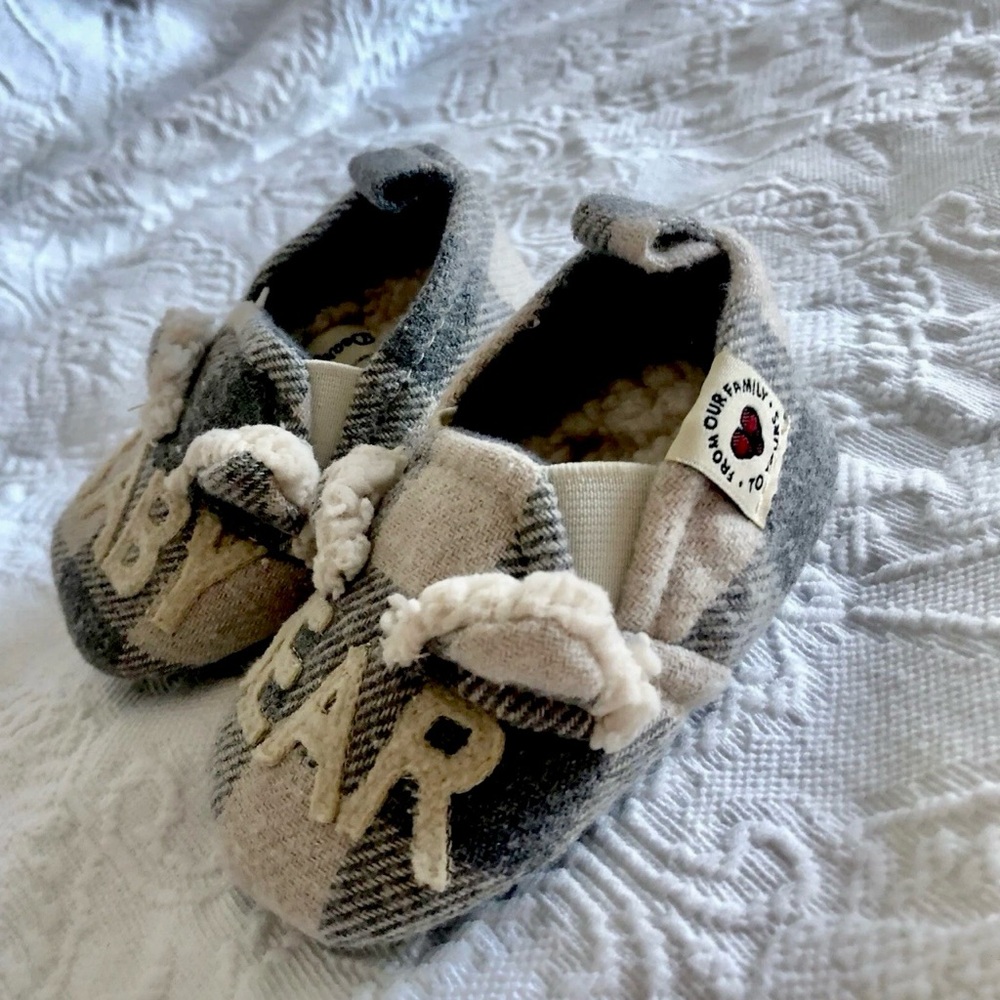 Unisex Dearfoams Plaid Baby Bear Cozy Sherpa Slippers | 6–9 Months